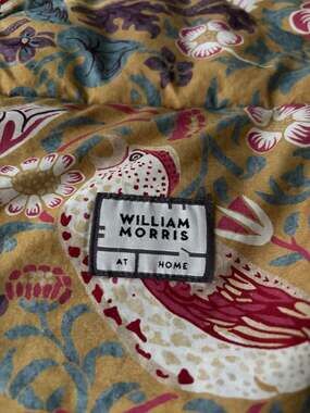 William Morris At Home Strawberry Thief Quilt Comforter full/Queen 88" 2 shams